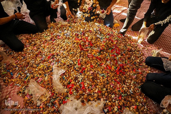 آیین سنتی ۶ امام حسین در شهر بَرزُک کاشان