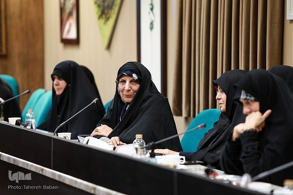 فروغ پارسا،‌استاد دانشگاه