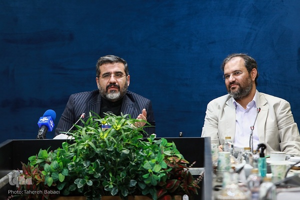 دیدار وزیر ارشاد با جمعی از بانوان پیشکسوت قرآنی