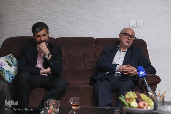 دیدار جامعه قرآنی با خانواده شهید حمید صفاری