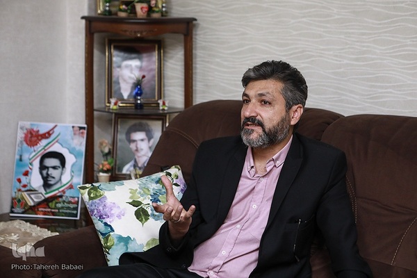 دیدار جامعه قرآنی با خانواده شهید حمید صفاری