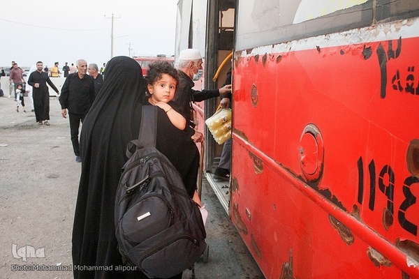 پیاده‌روی زائران اربعین در چذابه