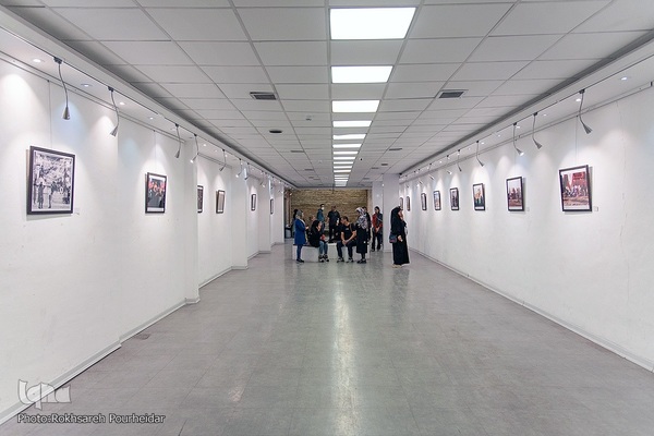 افتتاحیه نمایشگاه عکس «انا من حسین»