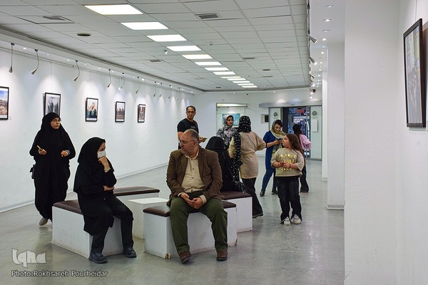 افتتاحیه نمایشگاه عکس «انا من حسین»