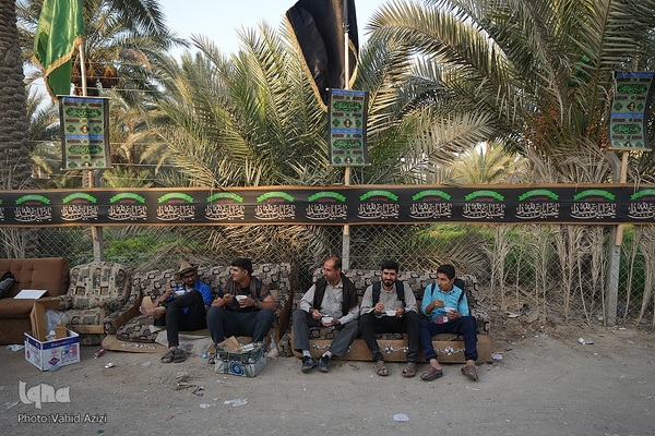 پیاده روی اربعین حسینی در منطقه طریق العلما و زرگه به سمت کربلای معلی