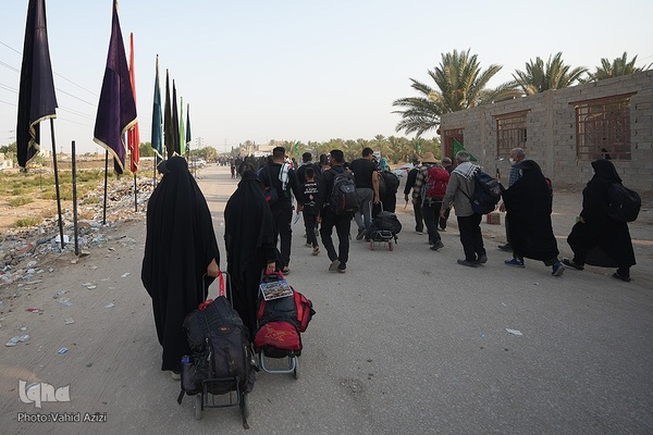 پیاده روی اربعین حسینی در منطقه طریق العلما و زرگه به سمت کربلای معلی