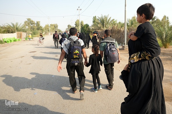 پیاده روی اربعین حسینی در منطقه طریق العلما و زرگه به سمت کربلای معلی