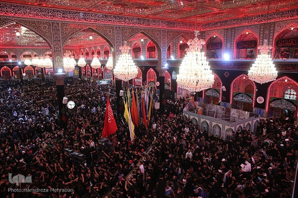 حرم مطهرحضرت اباعبدالله الحسین‌(ع) در روز اربعین