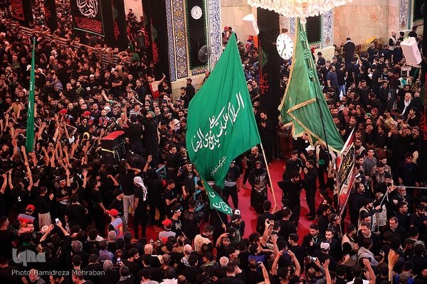 حرم مطهرحضرت اباعبدالله الحسین‌(ع) در روز اربعین