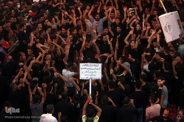 حرم مطهر و نورانی حضرت اباعبدالله الحسین‌(ع) در روز اربعین