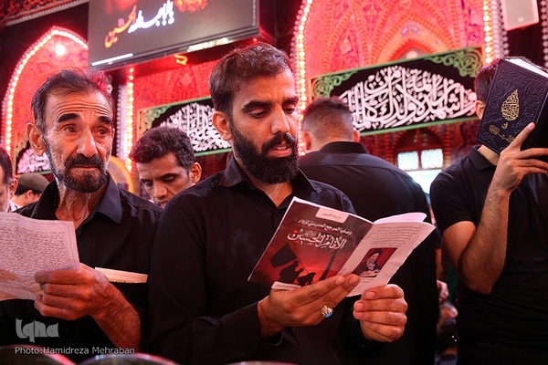 حرم مطهر و نورانی حضرت اباعبدالله الحسین‌(ع) در روز اربعین