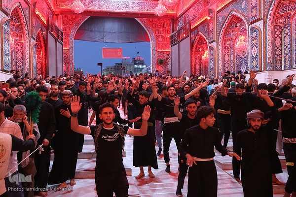 حرم مطهر و نورانی حضرت اباعبدالله الحسین‌(ع) در روز اربعین