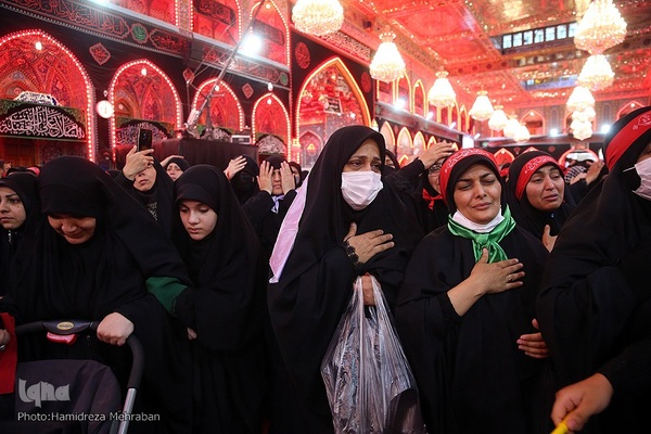 حرم مطهر و نورانی حضرت اباعبدالله الحسین‌(ع) در روز اربعین