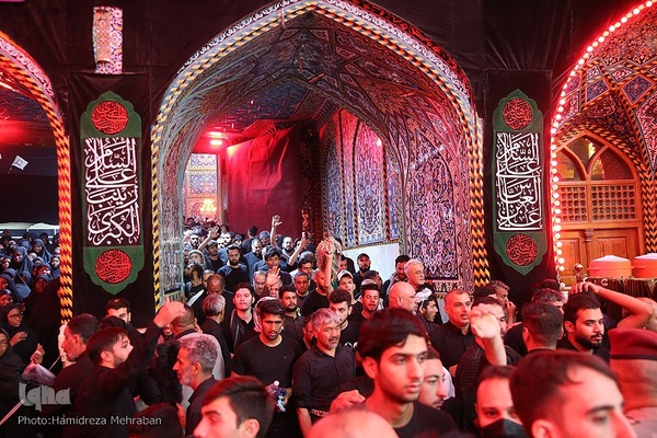 آستان مقدس عباسی در روز اربعین حسینی