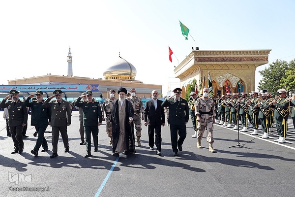 مراسم مشترک دانش‌آموختگی دانشجویان دانشگاه‌های افسری نیروهای مسلح با حضور فرمانده کل قوا