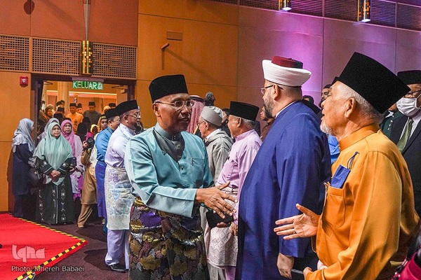  عبدالله احمد، وزیر امور دینی مالزی در مراسم افتتاحیه شصت و دومین دوره مسابقه بين‌المللی قرائت قرآن كريم مالزی