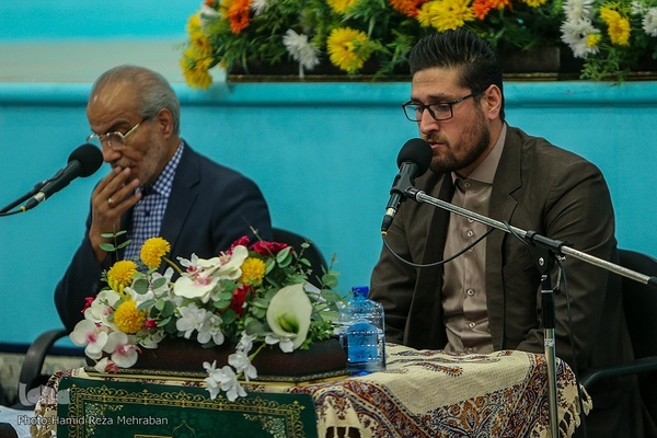 ششمین جلسه تلاوت و استماع قرآن کریم