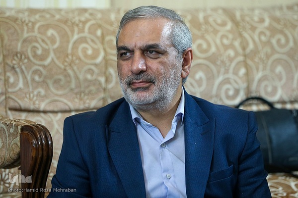 رحیم قربانی، رئیس سازمان قرآن و عترت بسیج تهران بزرگ، دیدار با خانواده شهید قرآنی محسن چینی فروشان