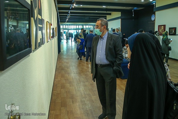 افتتاح نمایشگاه ماه تمام