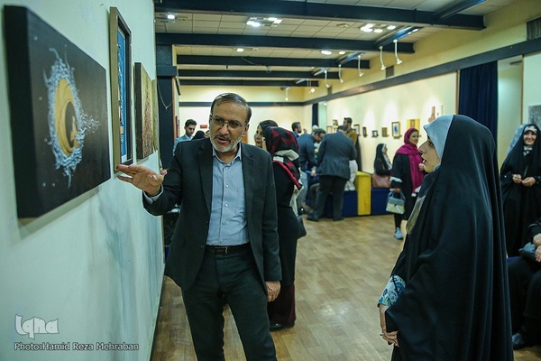 افتتاح نمایشگاه ماه تمام