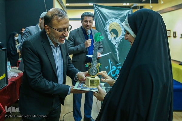 افتتاح نمایشگاه ماه تمام