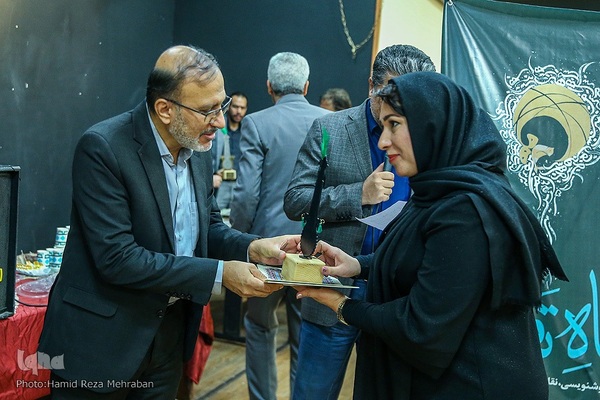 افتتاح نمایشگاه ماه تمام