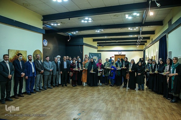 افتتاح نمایشگاه ماه تمام