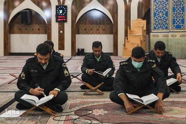 جلسه قرآن استاد حبیب مهکام در ستاد فرماندهی انتظامی تهران بزرگ