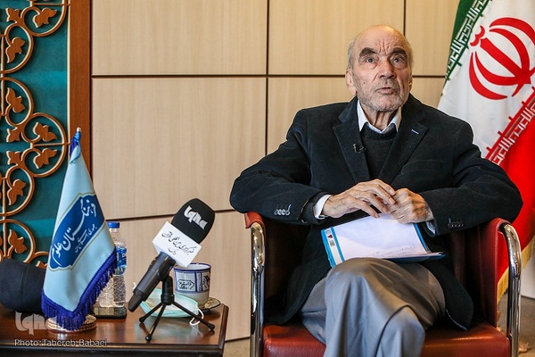 رضا داوری اردکانی فیلسوف و متفکر ایرانی