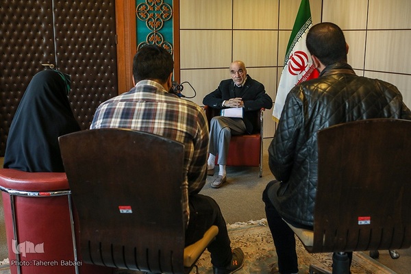 رضا داوری اردکانی فیلسوف و متفکر ایرانی