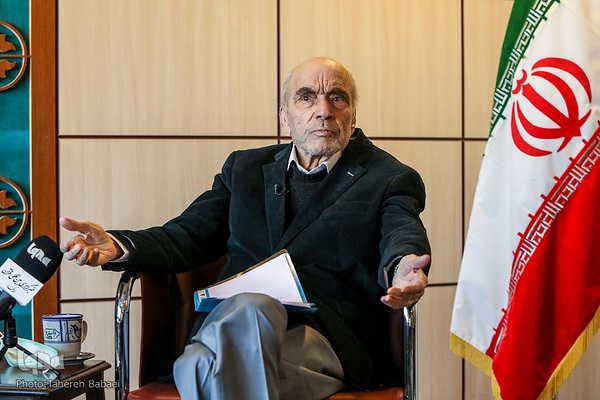 رضا داوری اردکانی فیلسوف و متفکر ایرانی