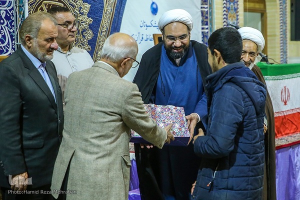 محفل انس با قرآن کریم یادواره شهدای مدافع امنیت