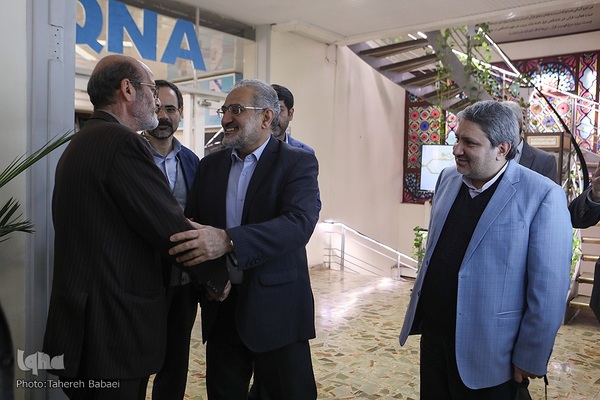 بازدید معاون امور مجلس رئیس‌جمهور از تحریریه ایکنا