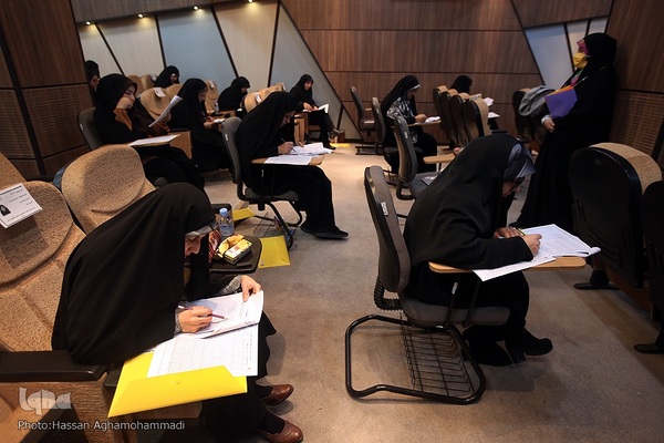 آزمون مرحله سوم هفدهمین دوره ارزیابی و اعطای مدرک تخصصی به حافظان کل قرآن کریم از سراسر کشور