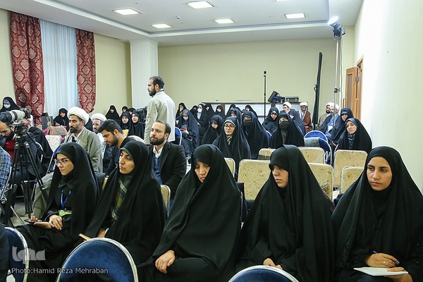 کمسیون‌های بزرگداشت علامه مصباح یزدی(ره)