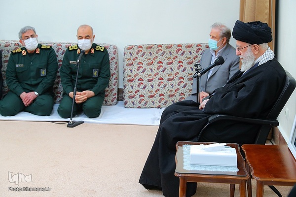 دیدار خانواده و اعضای ستاد بزرگداشت سردار سلیمانی