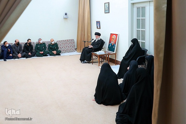 دیدار خانواده و اعضای ستاد بزرگداشت سردار سلیمانی