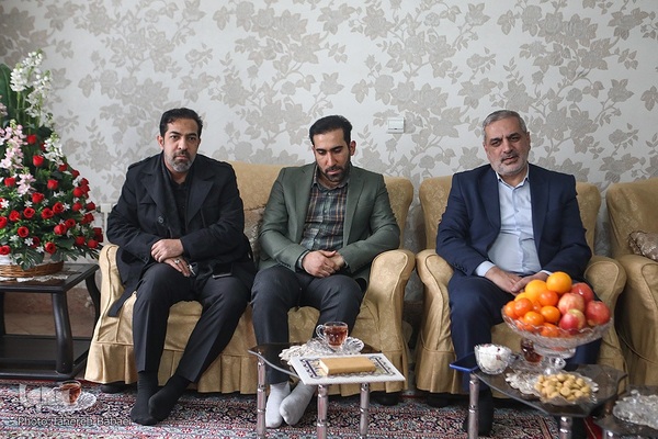 دیدار نمایندگان جامعه قرآنی با خانواده شهید حسین امیدواری