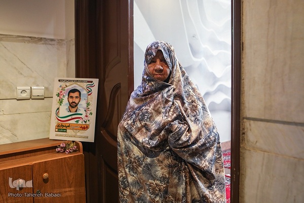 دیدار نمایندگان جامعه قرآنی با خانواده شهید حسین امیدواری