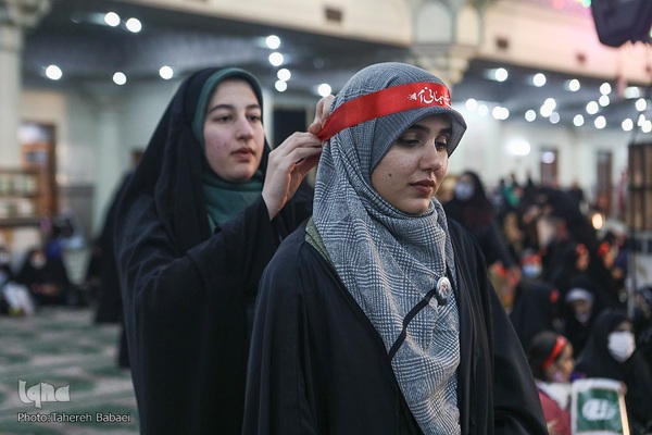 تجمع چند هزار نفری فرهنگیان در حرم عبدالعظیم