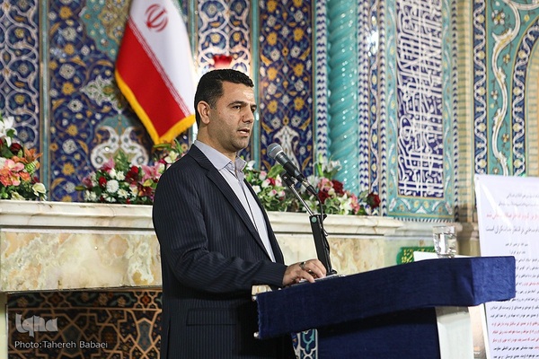 تجمع چند هزار نفری فرهنگیان در حرم عبدالعظیم