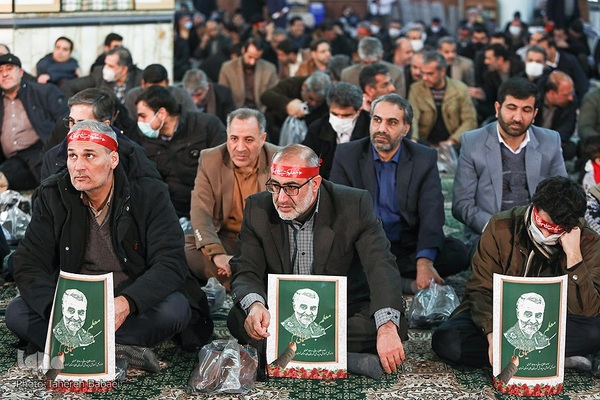 تجمع چند هزار نفری فرهنگیان در حرم عبدالعظیم