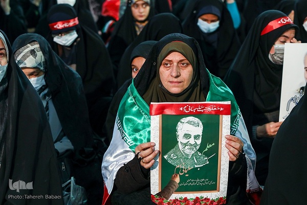 تجمع چند هزار نفری فرهنگیان در حرم عبدالعظیم