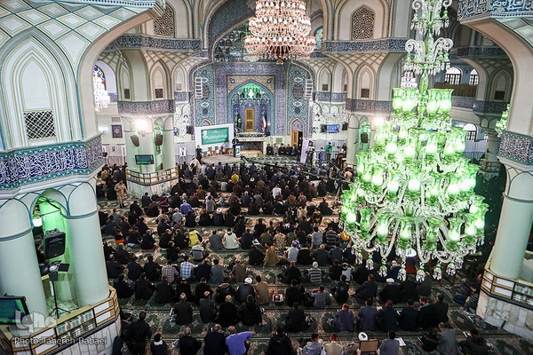 تجمع چند هزار نفری فرهنگیان در حرم عبدالعظیم