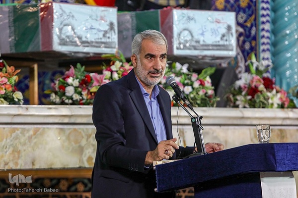 تجمع چند هزار نفری فرهنگیان در حرم عبدالعظیم