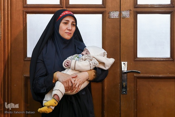 تجمع چند هزار نفری فرهنگیان در حرم عبدالعظیم