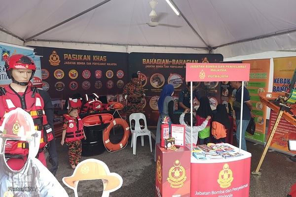 گشتی در بخش جانبی جشنواره قرآنی مالزی