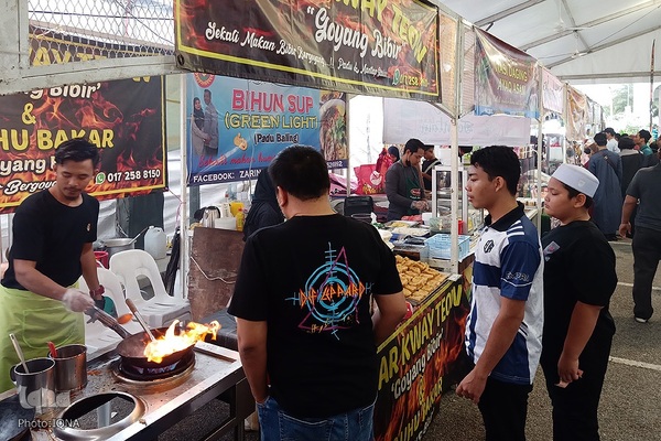 گشتی در بخش جانبی جشنواره قرآنی مالزی