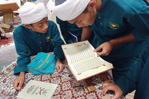 بازدید گروهی از مساجد و مدارس حومه کوالالامپور از جشنواره قرآنی رستو