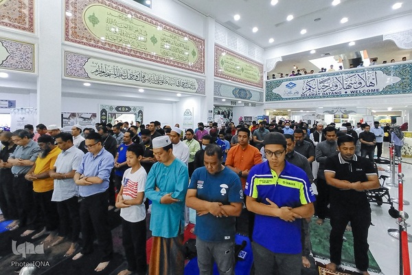 اقامه نماز جمعه در محل برگزاری جشنواره قرآنی مالزی